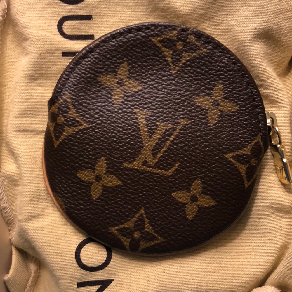 Louis Vuitton Round Colin Purse